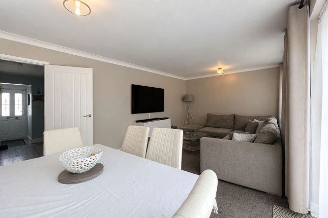 4, Hall Road, Colchester photo 4