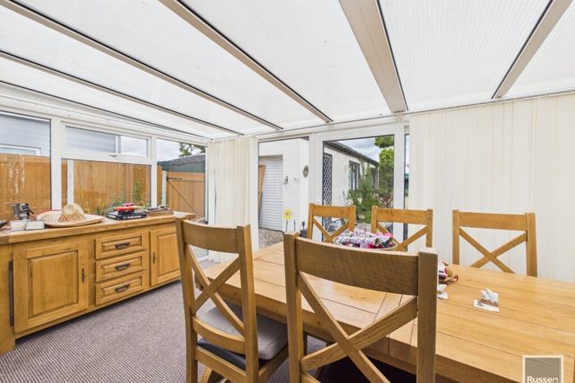 12, Grove Avenue, Norwich photo 3
