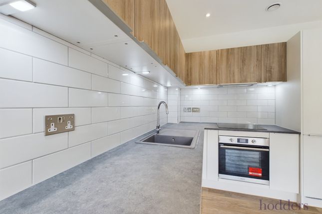 Flat 18, Viewpoint House, 240, London Road, Surrey photo 4
