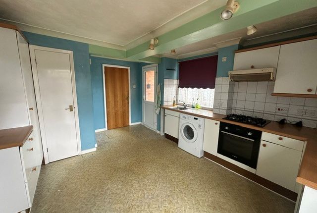 4, THE HAYWARDS, THATCHAM photo 5