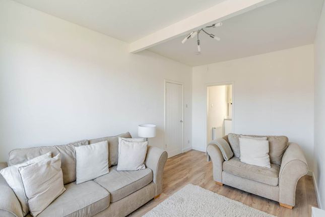(Flat 2), 49 Stenhouse Drive, Edinburgh photo 3