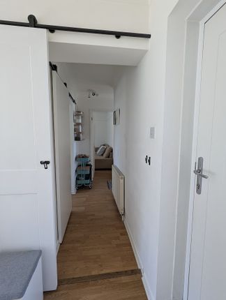 34, Knoll Wood Park, Leeds photo 5