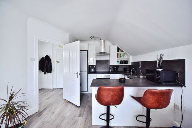 Flat J, Meadow Bank Court, Meadow Bank, WEST MALLING photo 4