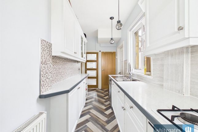 229, Queens Road, West Yorkshire photo 3