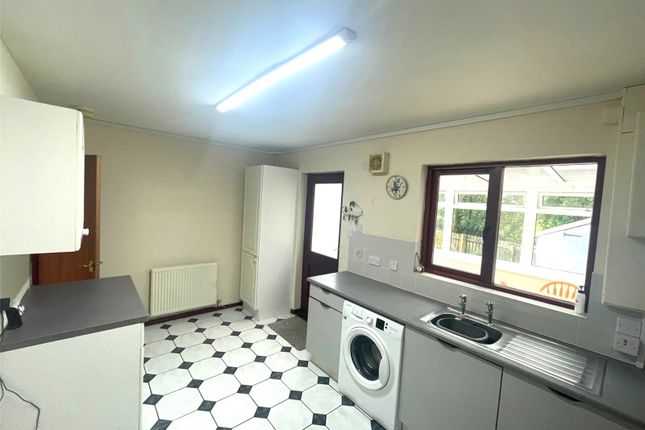 28, Trevaughan Lodge Road, Carmarthenshire photo 4