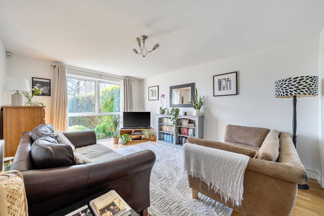 8, Barnes Close, Romsey photo 4