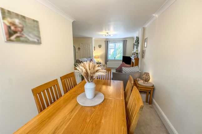 50, Applegarth Close, Corby photo 3