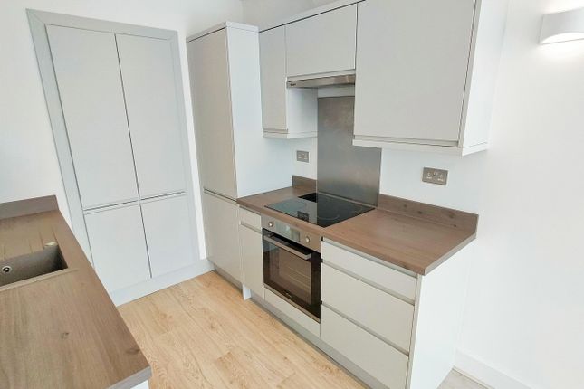 Flat to rent in Station Parade, Letchworth Garden City