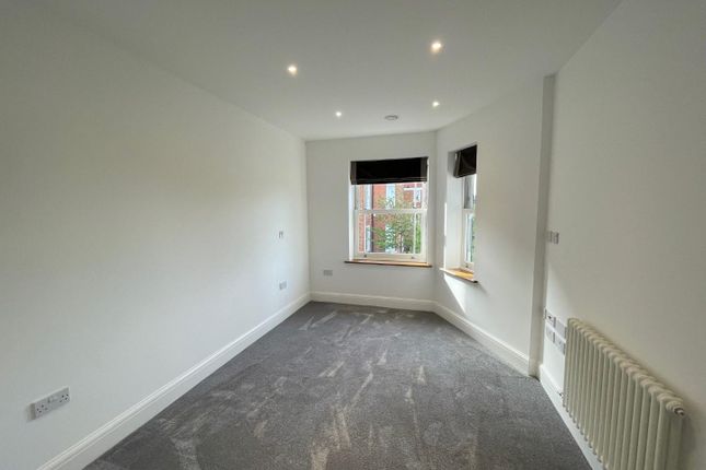 Flat to rent in Marian Gardens, Bromley