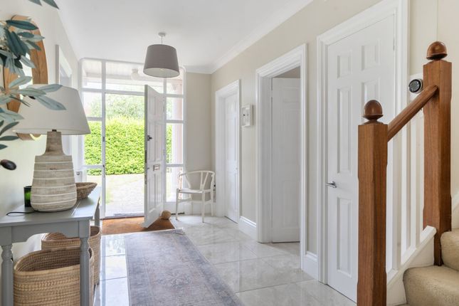 Englefield Royce Way, Chichester photo 4