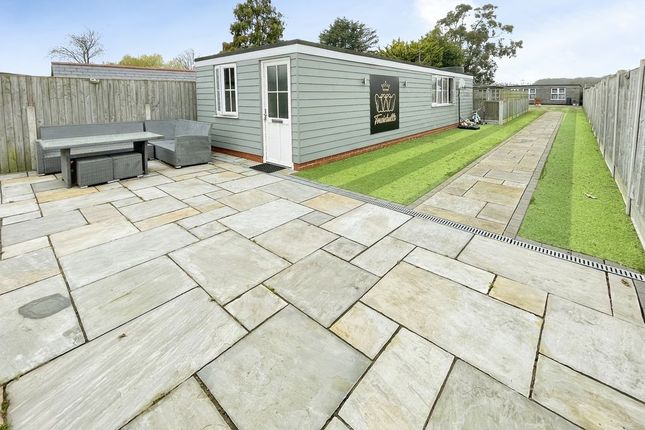 65, Harwich Road, Clacton-On-Sea photo 2