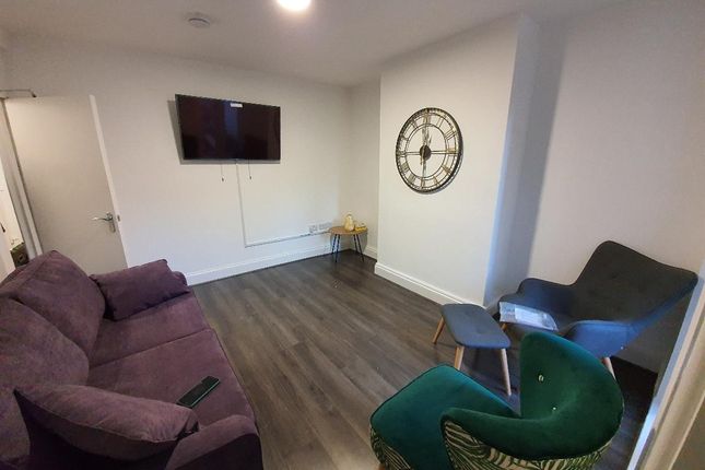 Room 5, 15, Salisbury Road, Wellingborough photo 3