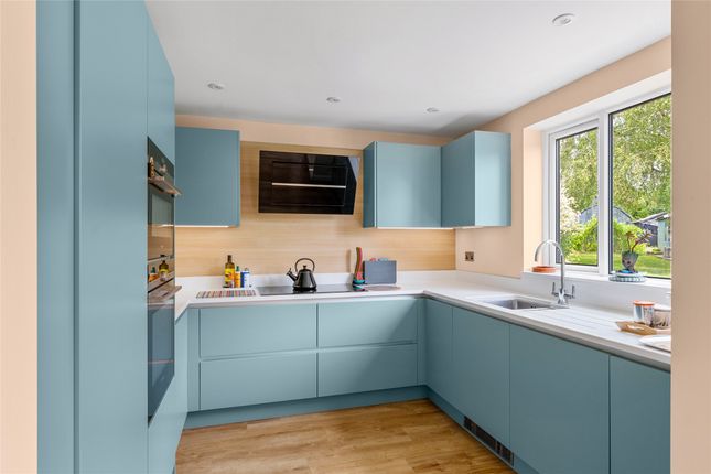 56, Easter Way, Surrey photo 4