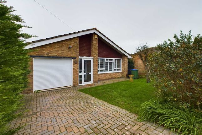 Thumbnail Bungalow for sale in Dorothy Avenue North, Peacehaven
