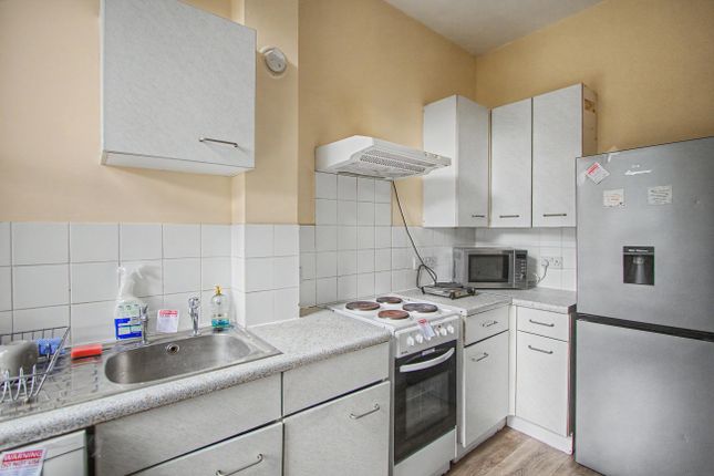 Flat B, London photo 5