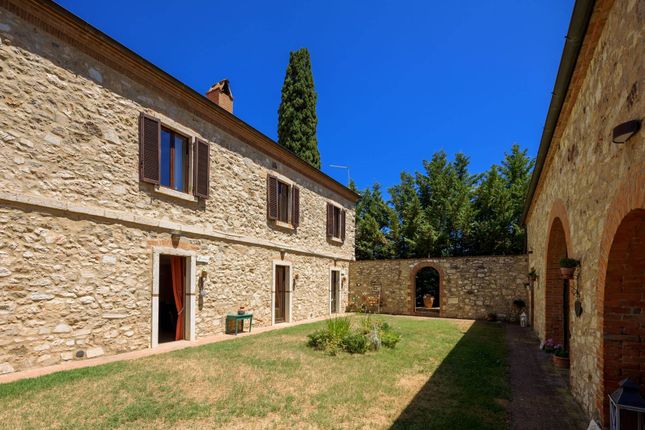 Country house for sale in Via Lauretana Antica, Asciano, Toscana