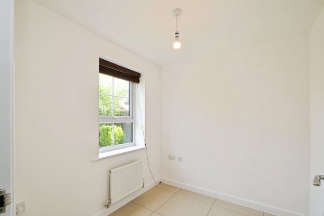 5, Rivenhall Square, Merseyside photo 2