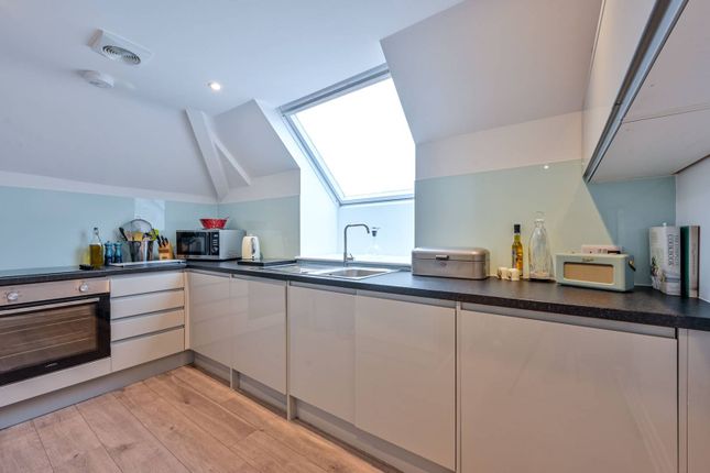 Flat for sale in Grove Road, Guildford