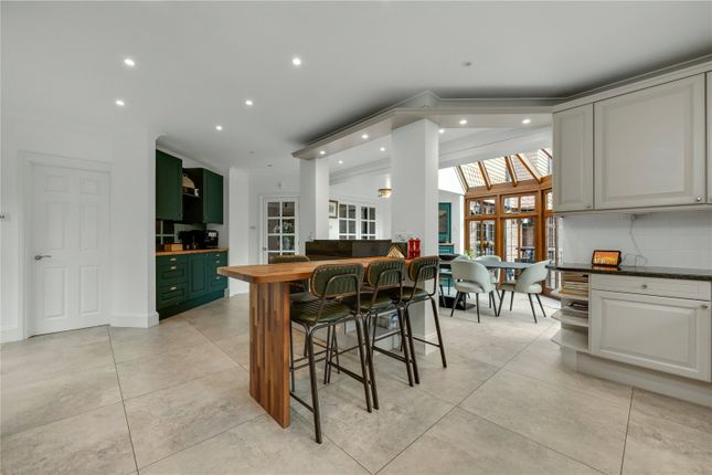 11, Torland Drive, Leatherhead photo 4