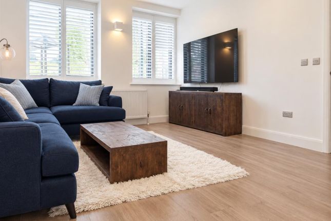 Flat 13, Opus Court, Bay Tree Avenue, Leatherhead photo 3