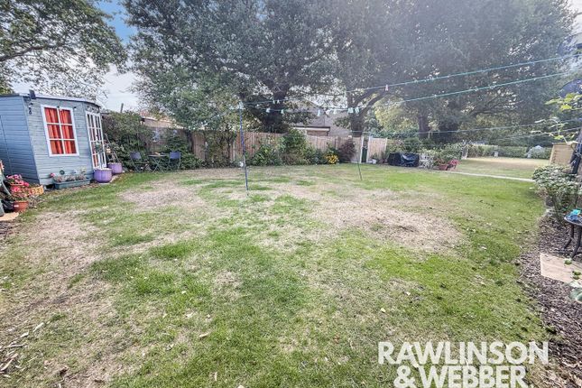 16, Glebelands, Esher photo 4