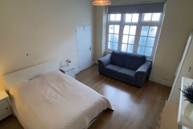 43, Anselm Road, London photo 2