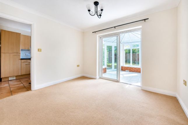 3, Reading Road, Wokingham photo 3