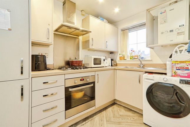 2, Oak Tree Place, Leeds photo 3