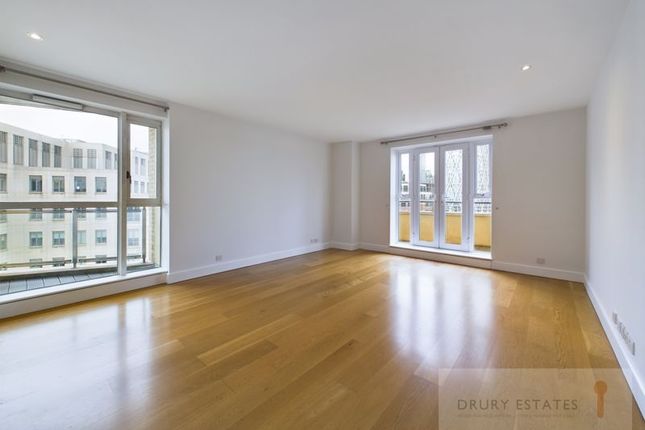 Flat to rent in Westferry Circus, London