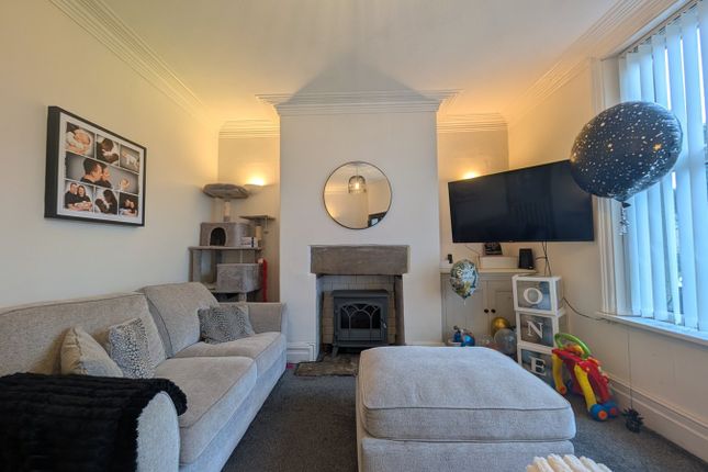 48, Crooke Lane, Bradford photo 4