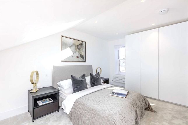 Flat for sale in Tynemouth Street, Fulham, London