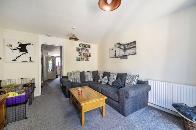 60, Hinkley Close, Uxbridge photo 3