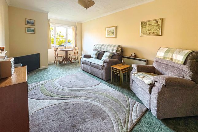 15 Oakland Court, Fitzalan Road, Littlehampton photo 2