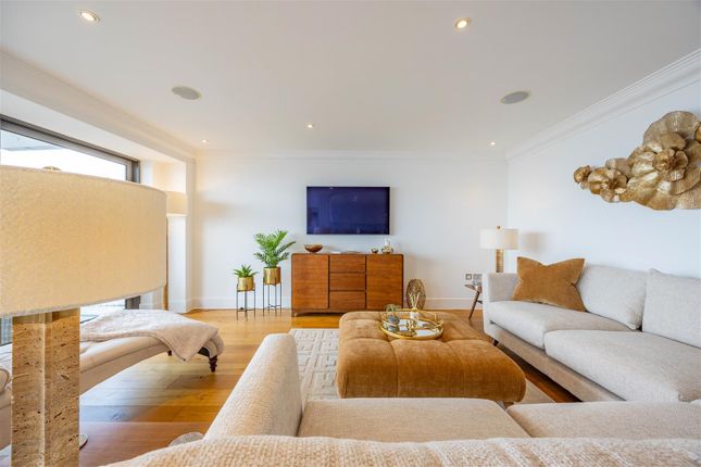 E18, The Shore 22-23, The Leas, Chalkwell photo 4