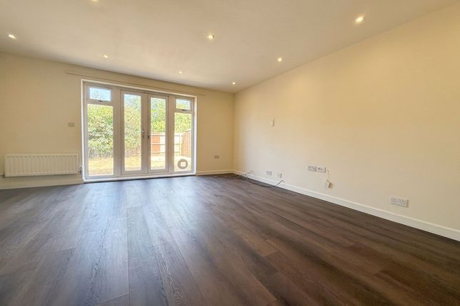 1 Buttercup Avenue, Sheerness photo 3