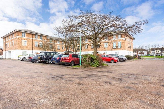 Flat for sale in Forsythia Close, Ilford