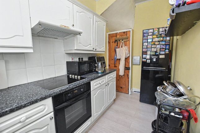 13, Claremont Terrace, West Yorkshire photo 5