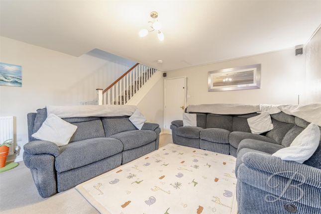 42, Franderground Drive, Nottingham photo 3