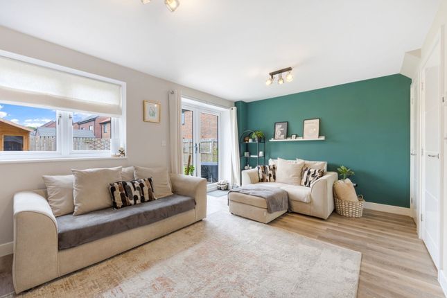 69, Tree Top Drive, Choppington photo 2