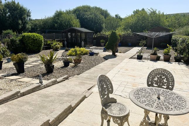 196, Brecon Road, Ystradgynlais photo 4