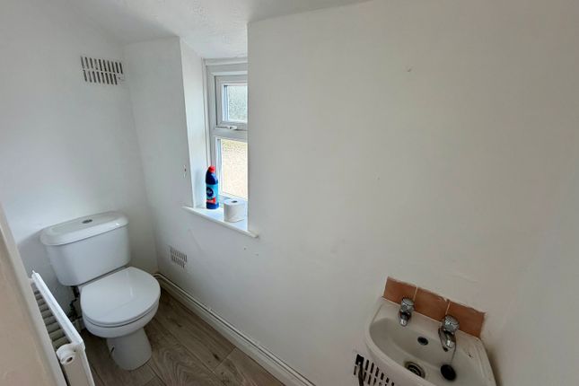 45, GRANTHAM photo 5