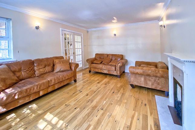 25, Minehurst Road, Camberley photo 4