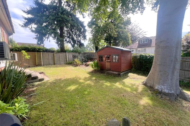 126d, Reading Road South, Fleet photo 3