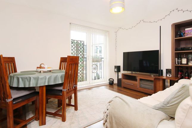 16/7 Waterfront Gait, Granton, Edinburgh, EH5 1EP photo 4