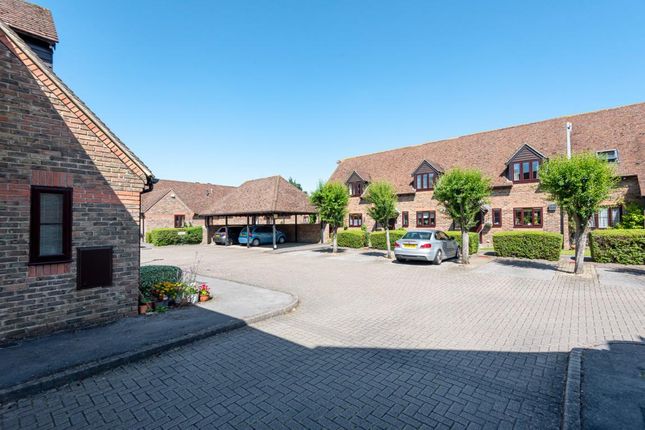 Flat for sale in Highfield Court, Burghfield Common, Reading, Berkshire