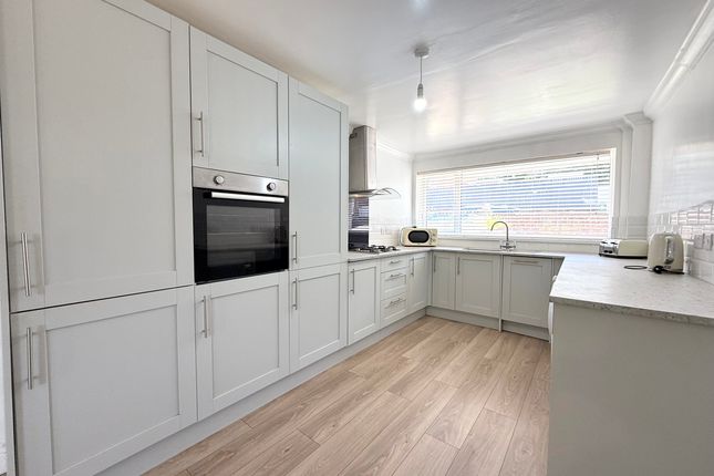 67 Pinecroft Avenue, Aberdare photo 3