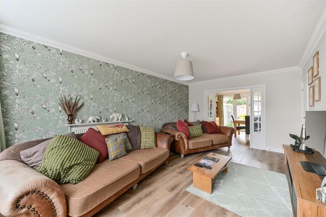 16, Leyland Gardens, Reading photo 2