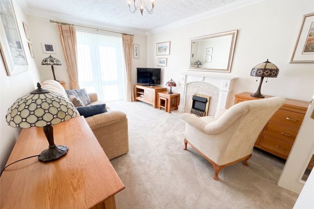 19, Wellington Lodge, 2, Firwood Drive, Surrey photo 2