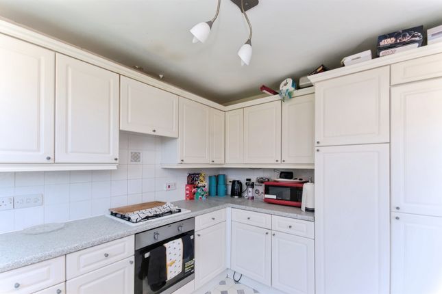 19, Columbus Drive, Eastbourne photo 4