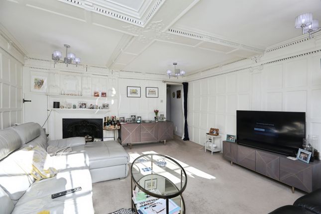 2, Castle View Mews, Castle Hill, Rochester photo 4